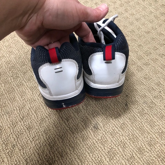 Jordan’s - Picture 3 of 4